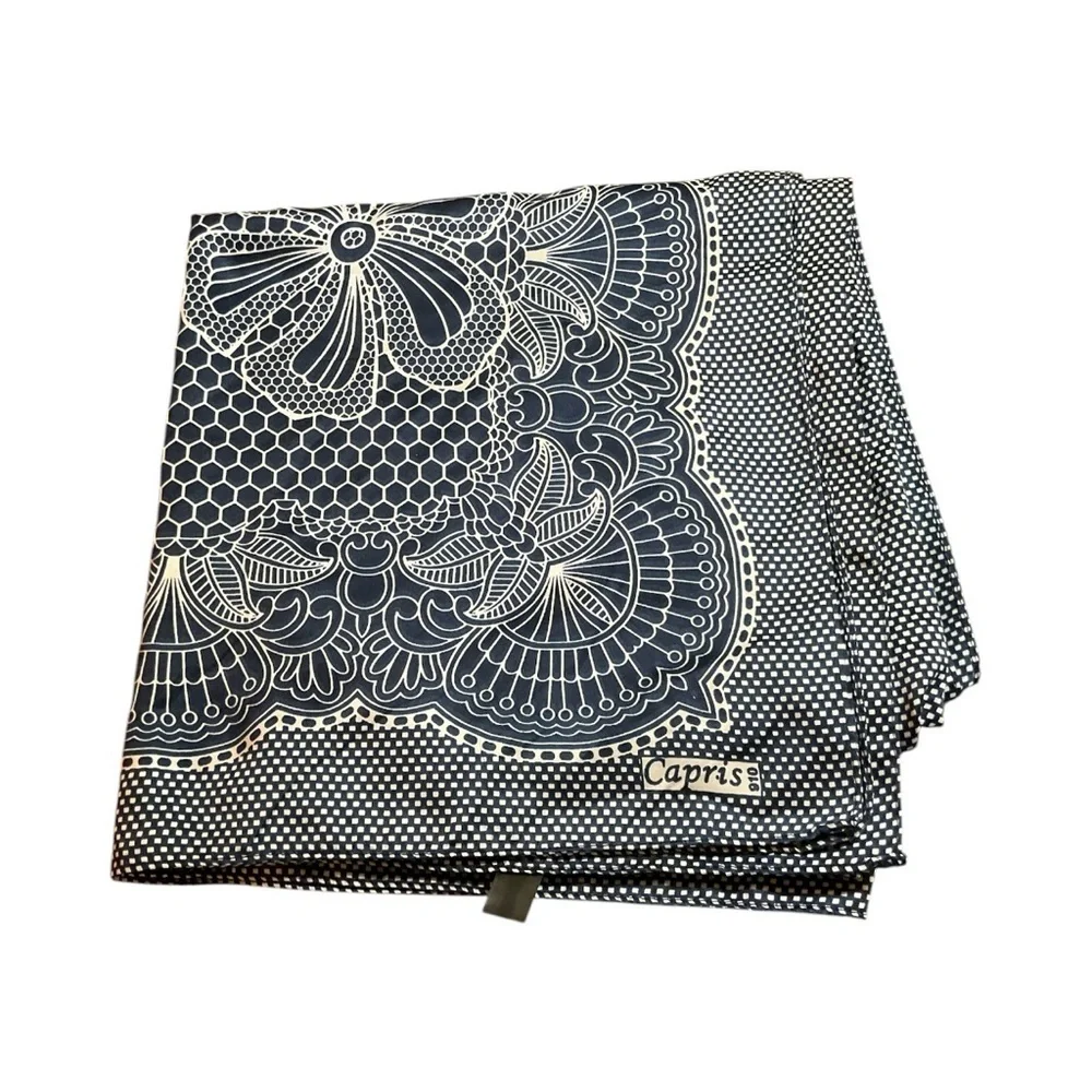 Capris 910 Vintage Square Scarf
